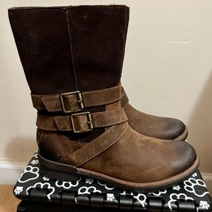 UGGS, Size 37, Brown leather/ suede, fully lined, vintage patina, buckle design